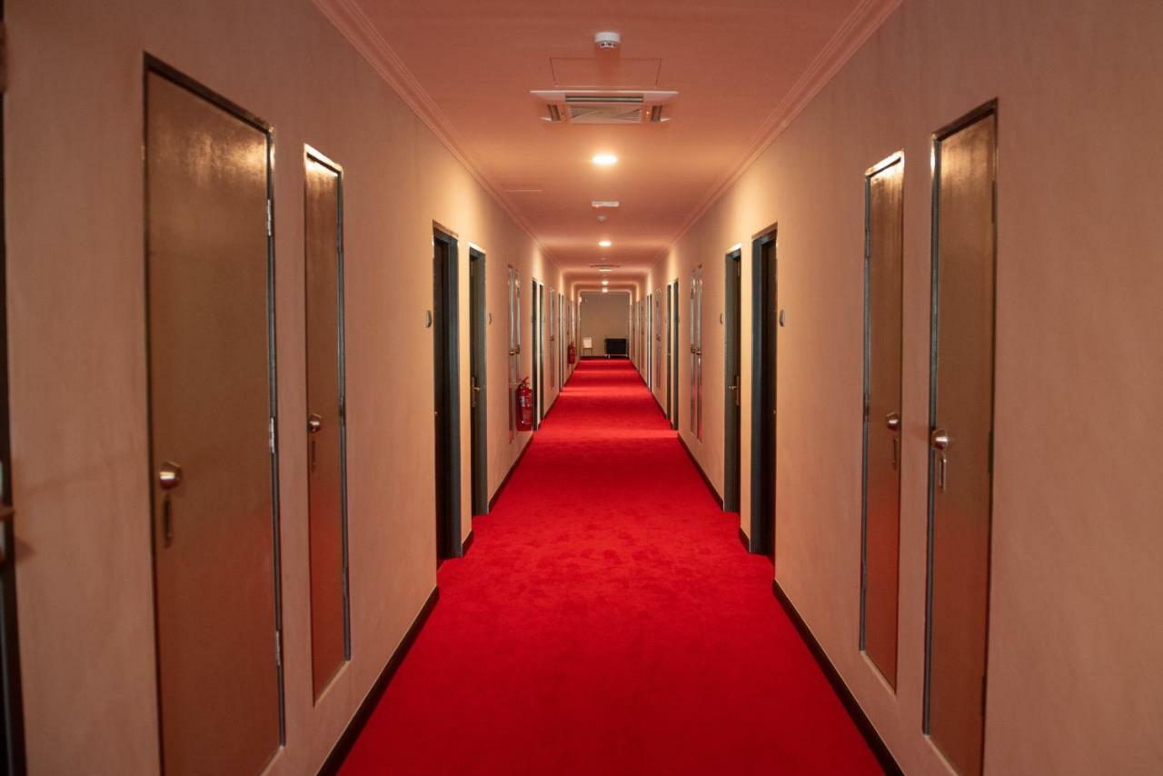 O&G Hotel Parit Buntar Eksteriør billede